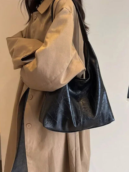Damentasche Hobo Bag Kunstleder halbmondförmig mit Schulterriemen